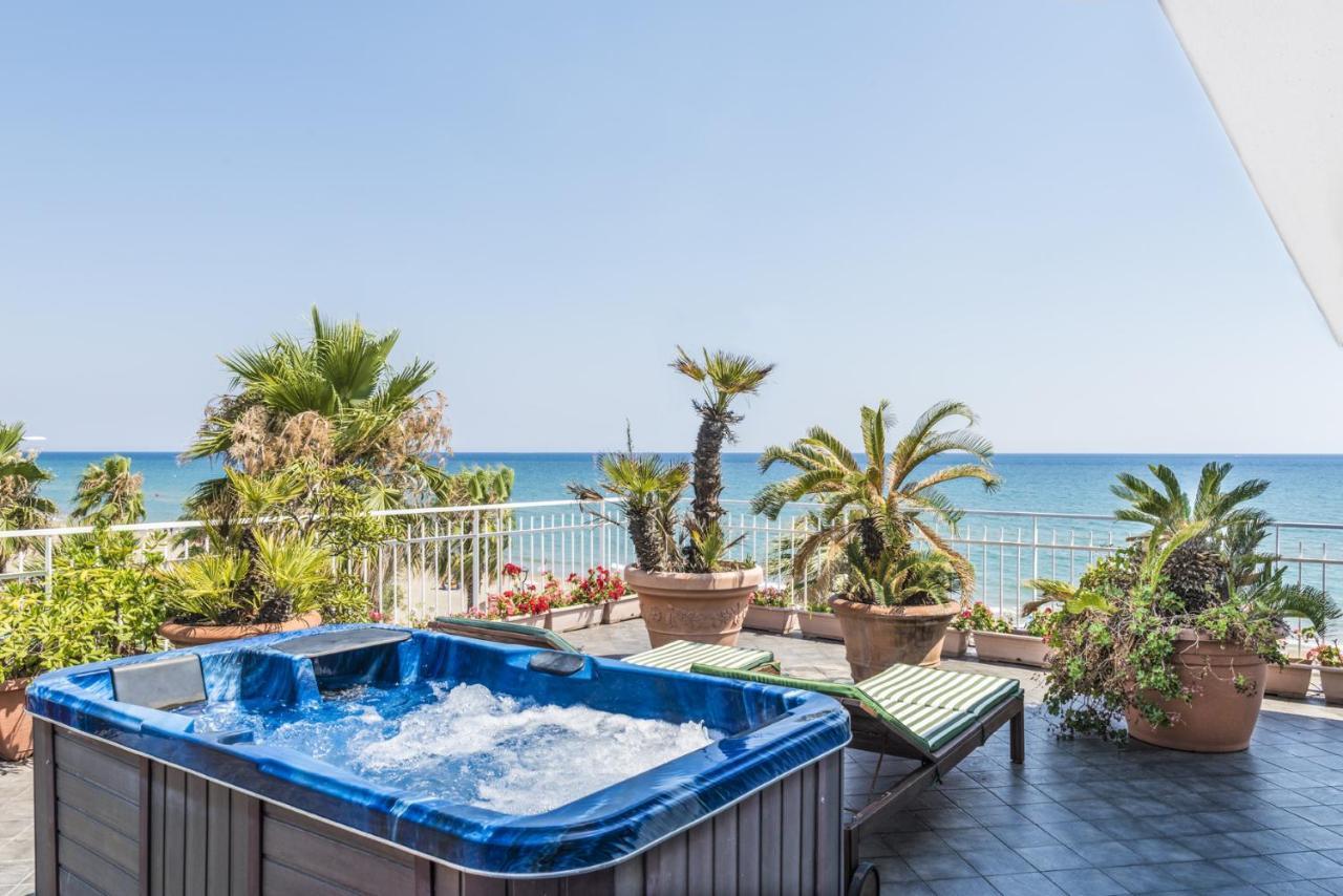 Hotel Ristorante Centosedici Terracina Exterior photo