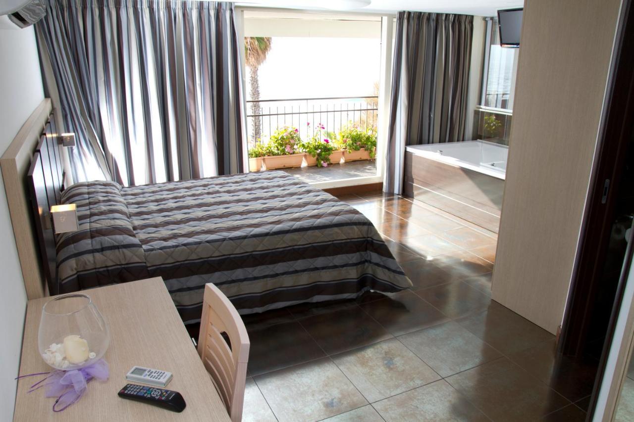 Hotel Ristorante Centosedici Terracina Room photo