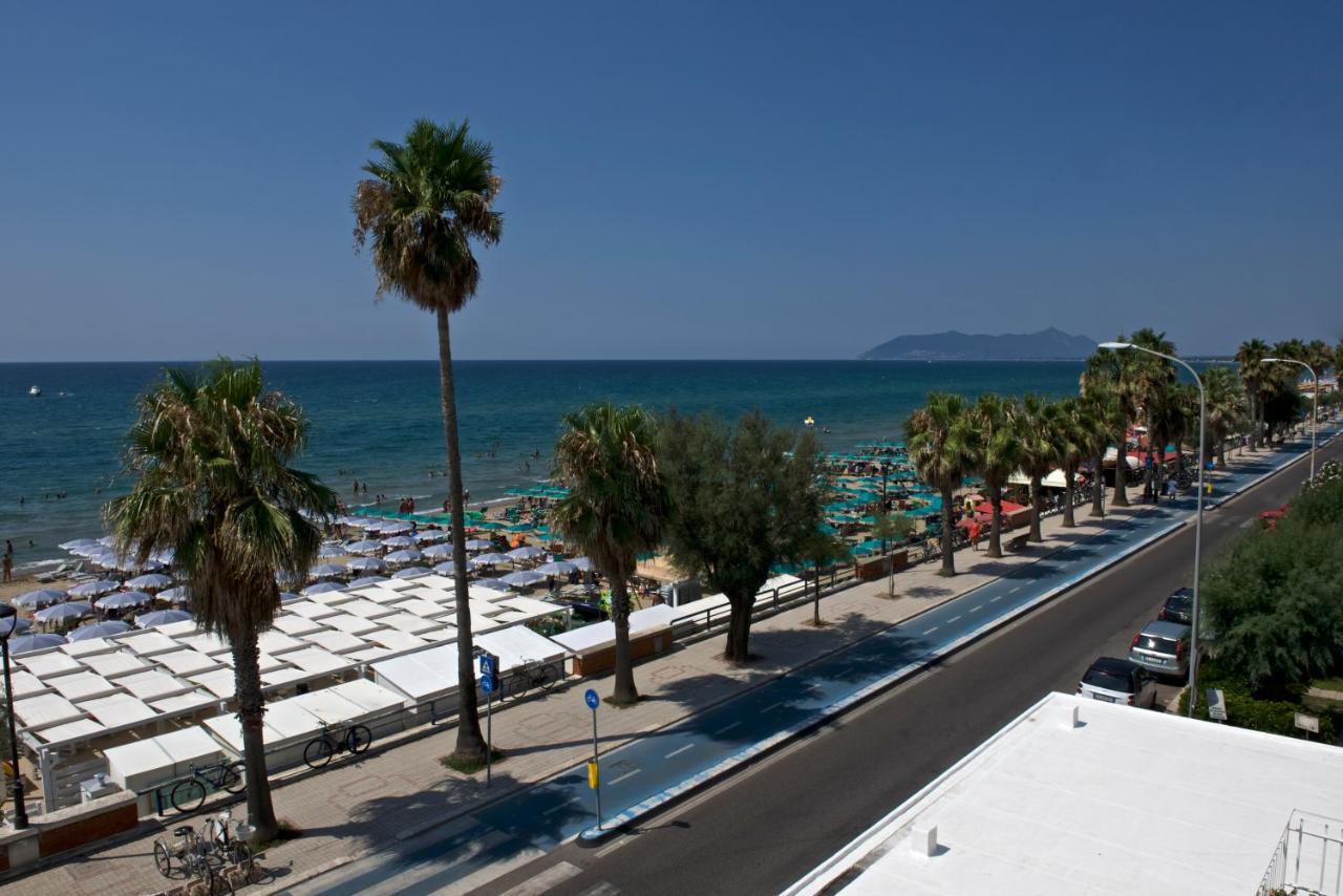Hotel Ristorante Centosedici Terracina Exterior photo