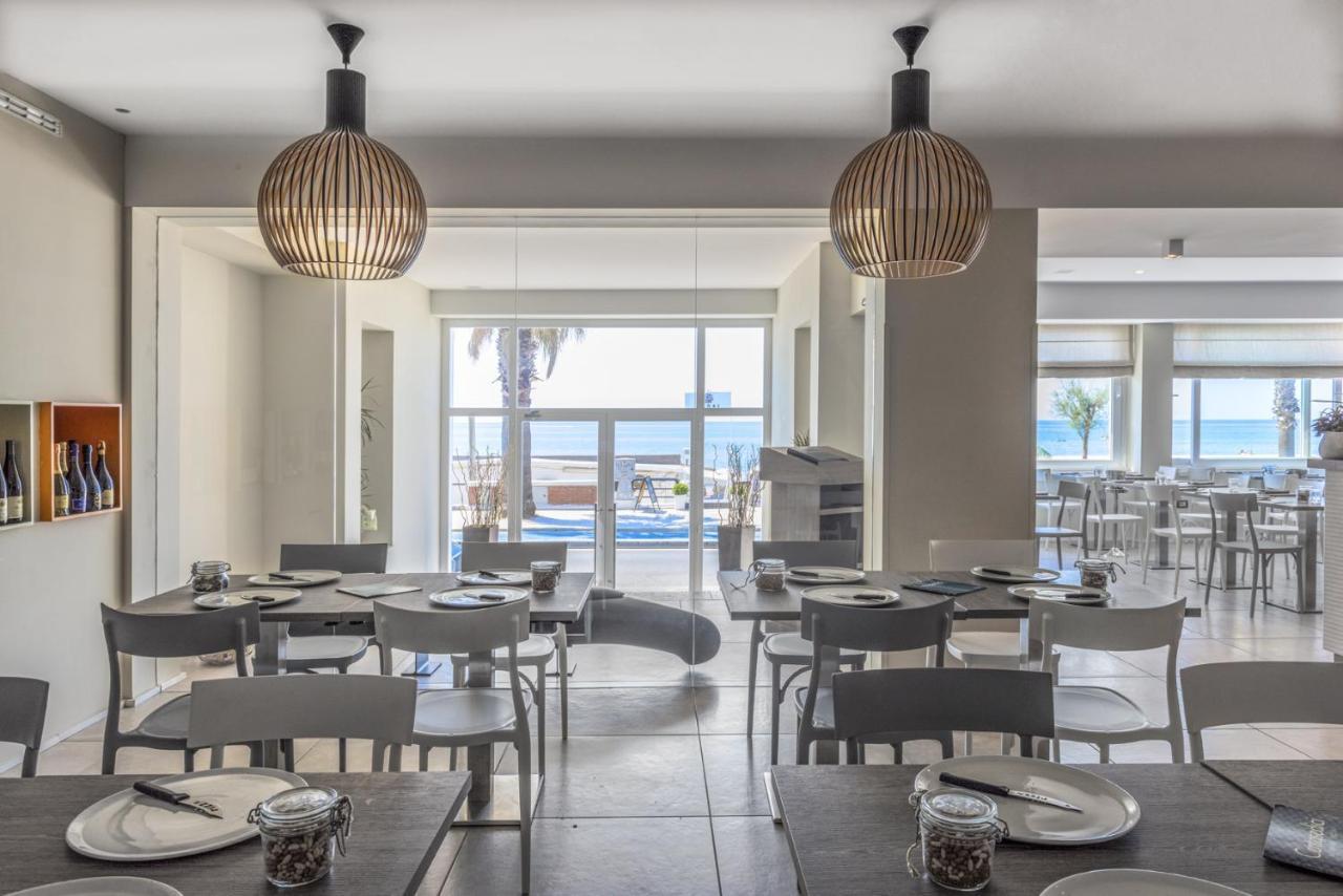 Hotel Ristorante Centosedici Terracina Exterior photo